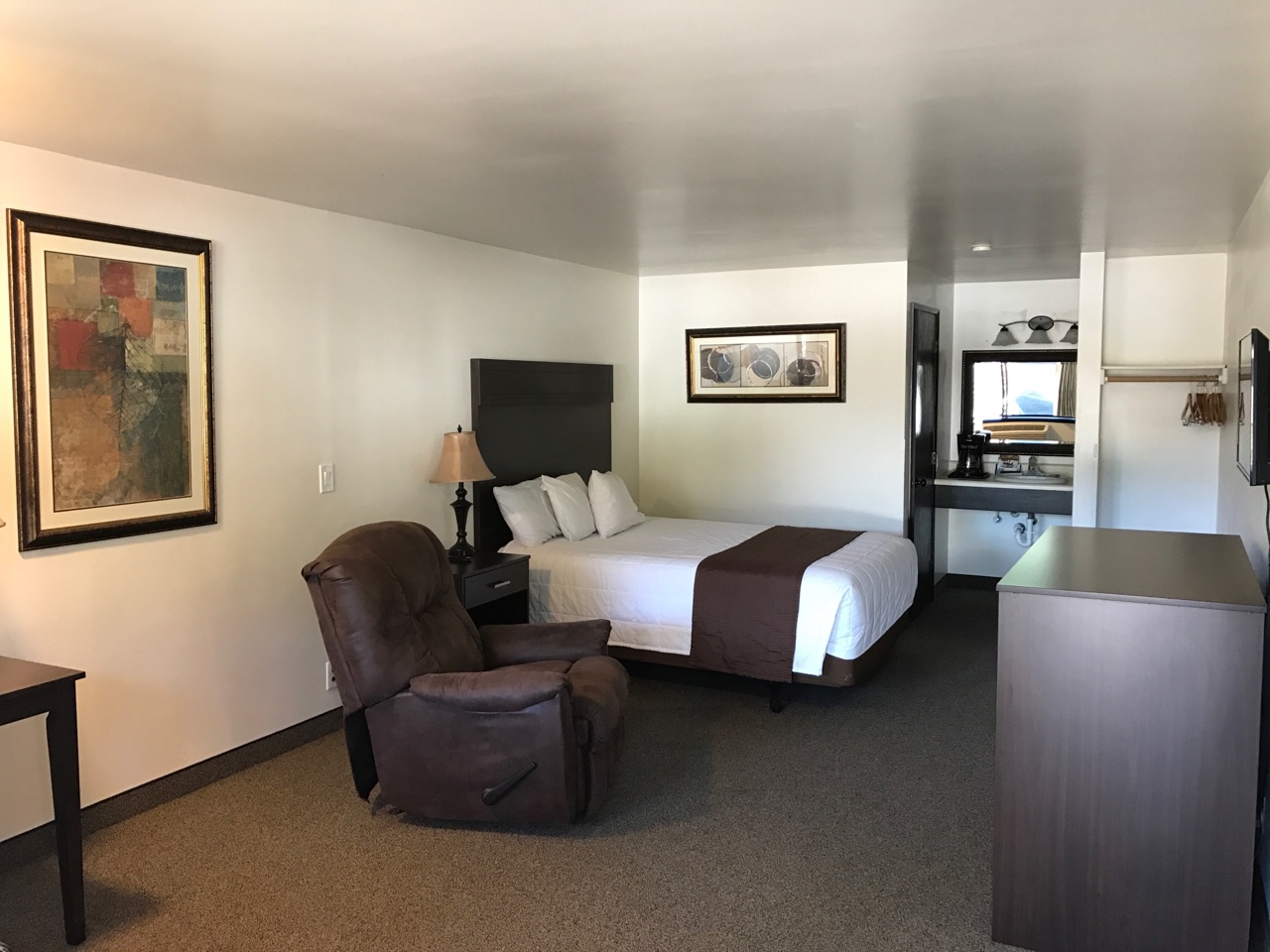 Deluxe Queen Bed Room Deluxe Queen Bed Room
